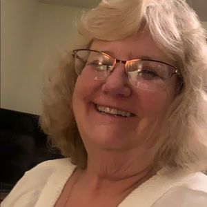 Meet your Posher, Lori